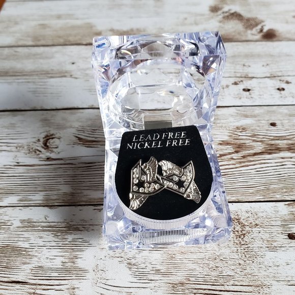 💕Famous Stars & Straps Winged Earrings💕 - Picture 2 of 5